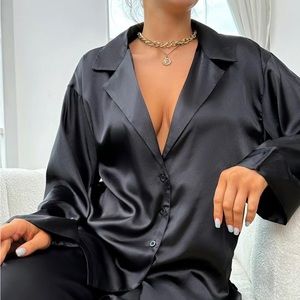 New Women’s 2 piece soft satin pajamas /loungewear. size Large